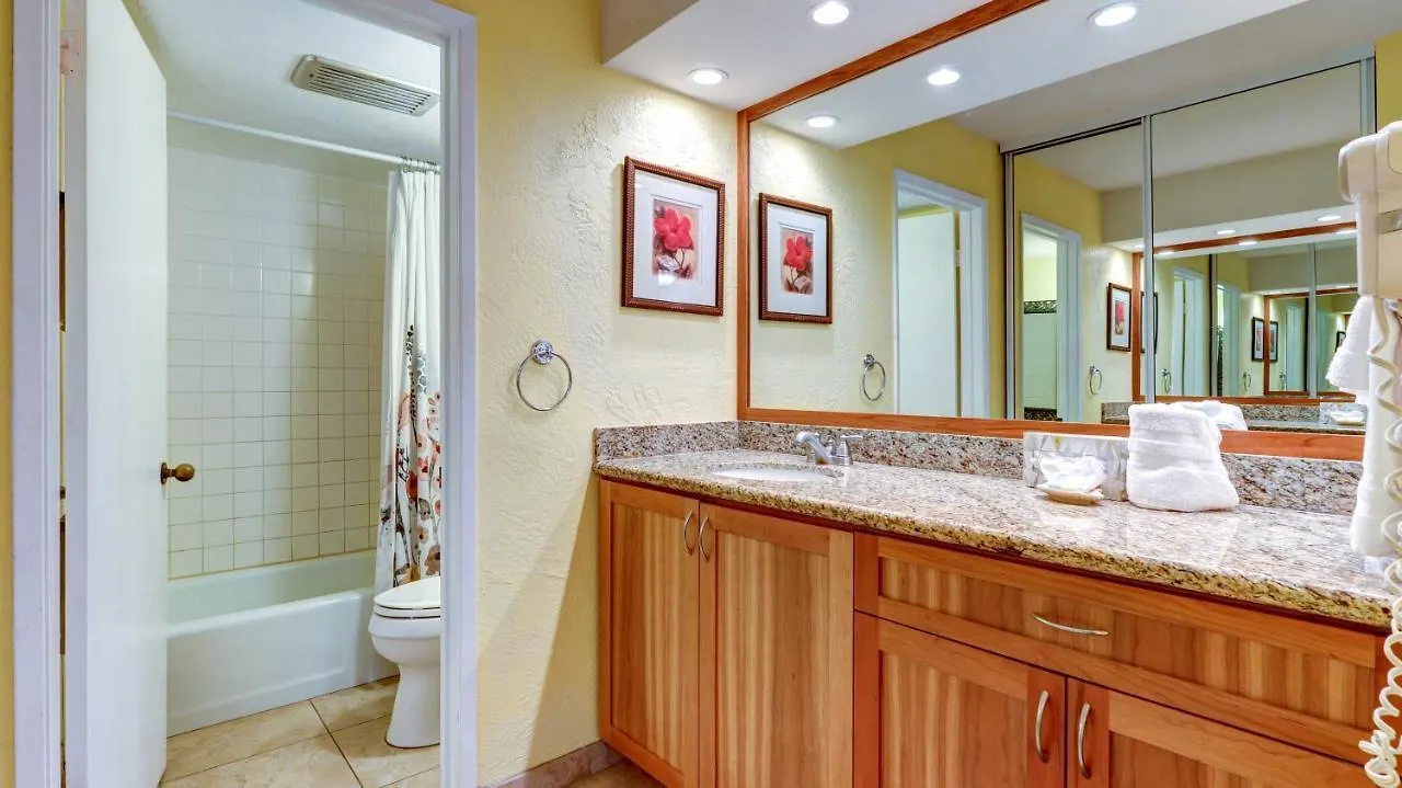 Апарт-отель Апарт отель Papakea K303 2Bed/2Bath Stunning Ocean & Pool Views Лахайна